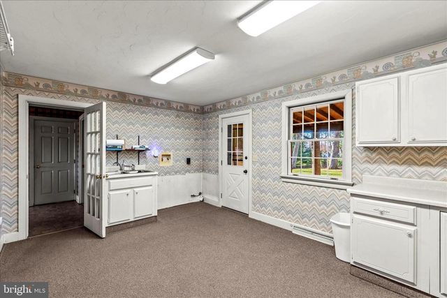 320 DUBS CHURCH RD, Hanover, PA 17331