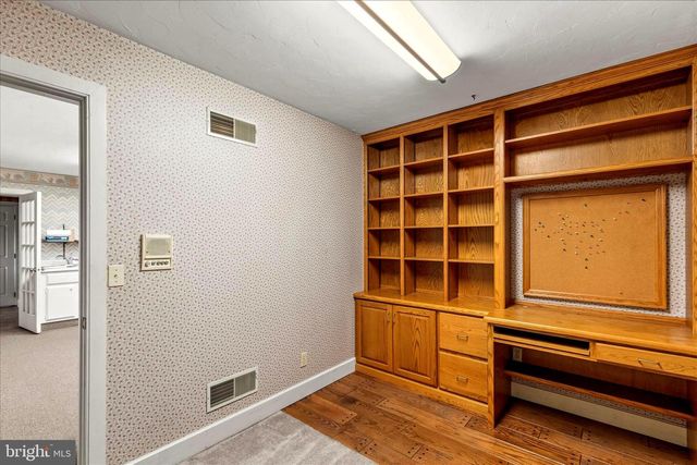 320 DUBS CHURCH RD, Hanover, PA 17331