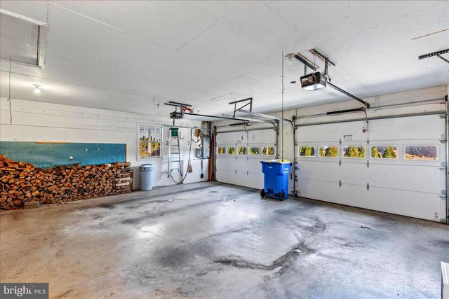 320 DUBS CHURCH RD, Hanover, PA 17331