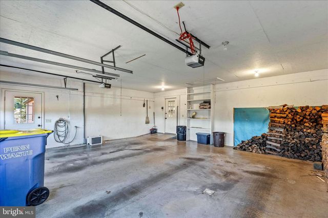 320 DUBS CHURCH RD, Hanover, PA 17331