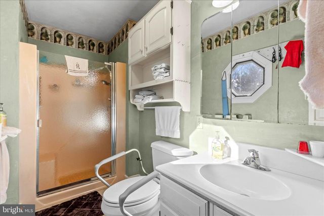 320 DUBS CHURCH RD, Hanover, PA 17331