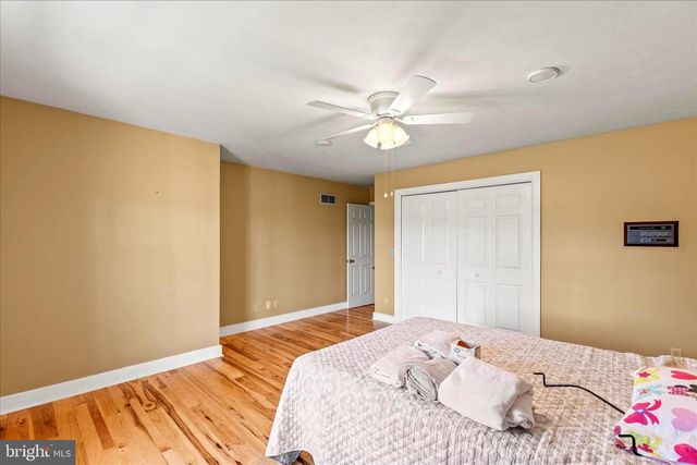 320 DUBS CHURCH RD, Hanover, PA 17331