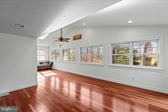 320 DUBS CHURCH RD, Hanover, PA 17331