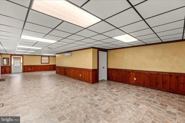 320 DUBS CHURCH RD, Hanover, PA 17331