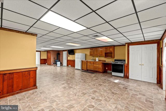 320 DUBS CHURCH RD, Hanover, PA 17331