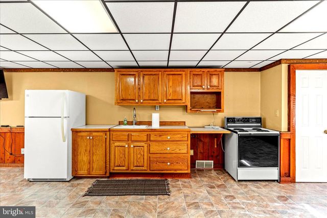 320 DUBS CHURCH RD, Hanover, PA 17331