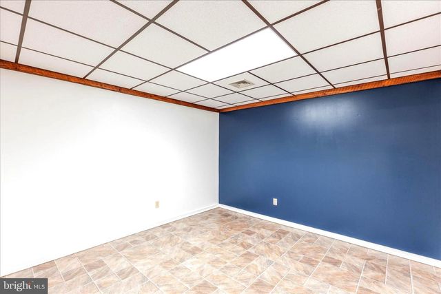 320 DUBS CHURCH RD, Hanover, PA 17331