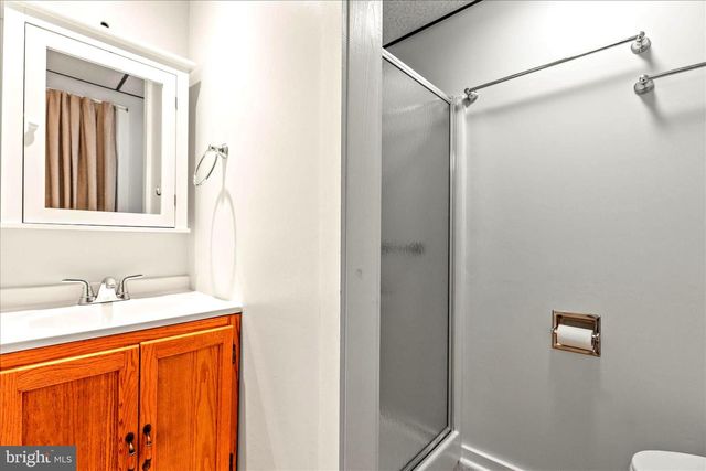 320 DUBS CHURCH RD, Hanover, PA 17331