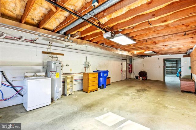 320 DUBS CHURCH RD, Hanover, PA 17331