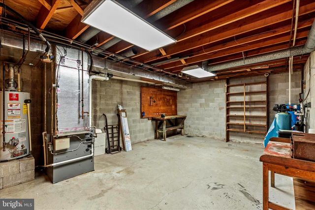 320 DUBS CHURCH RD, Hanover, PA 17331