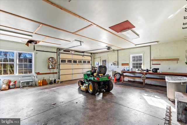 320 DUBS CHURCH RD, Hanover, PA 17331