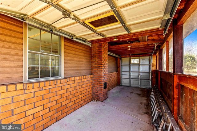 320 DUBS CHURCH RD, Hanover, PA 17331