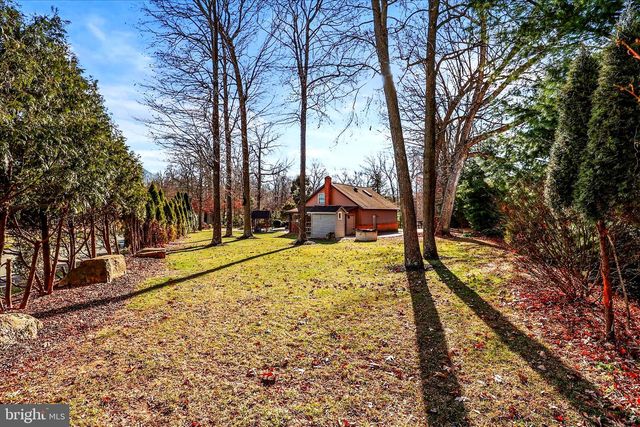 320 DUBS CHURCH RD, Hanover, PA 17331