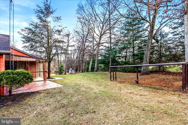 320 DUBS CHURCH RD, Hanover, PA 17331