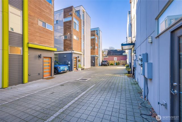 2035 NW 65th Street, Seattle, WA 98117