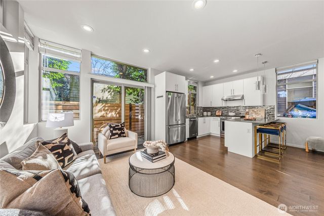 2035 NW 65th Street, Seattle, WA 98117