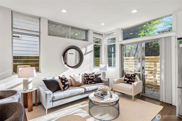 2035 NW 65th Street, Seattle, WA 98117