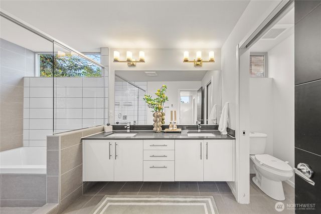 2035 NW 65th Street, Seattle, WA 98117