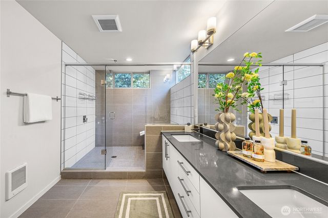 2035 NW 65th Street, Seattle, WA 98117