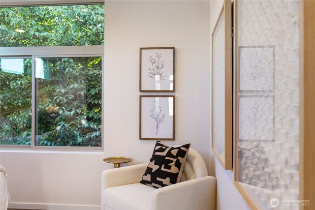 2035 NW 65th Street, Seattle, WA 98117