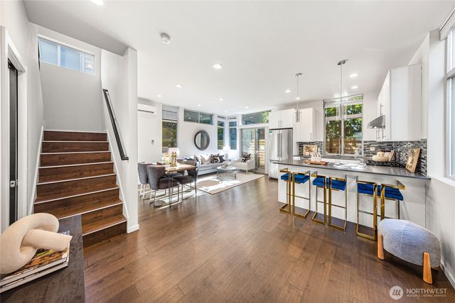 2035 NW 65th Street, Seattle, WA 98117