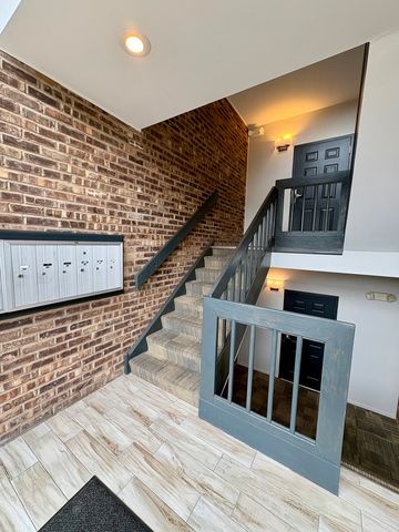 1482 Stonebridge Circle C3, Wheaton, IL 60189