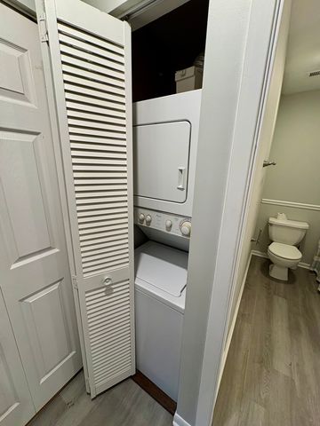 1482 Stonebridge Circle C3, Wheaton, IL 60189