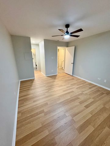 1482 Stonebridge Circle C3, Wheaton, IL 60189