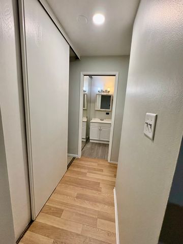 1482 Stonebridge Circle C3, Wheaton, IL 60189