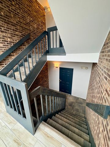 1482 Stonebridge Circle C3, Wheaton, IL 60189