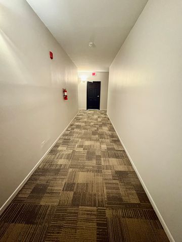 1482 Stonebridge Circle C3, Wheaton, IL 60189