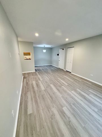 1482 Stonebridge Circle C3, Wheaton, IL 60189