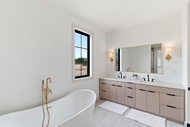 61121 Airpark Lane, Antwerp Twp, MI 49071