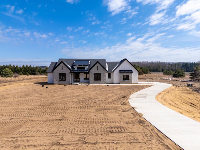 61121 Airpark Lane, Antwerp Twp, MI 49071