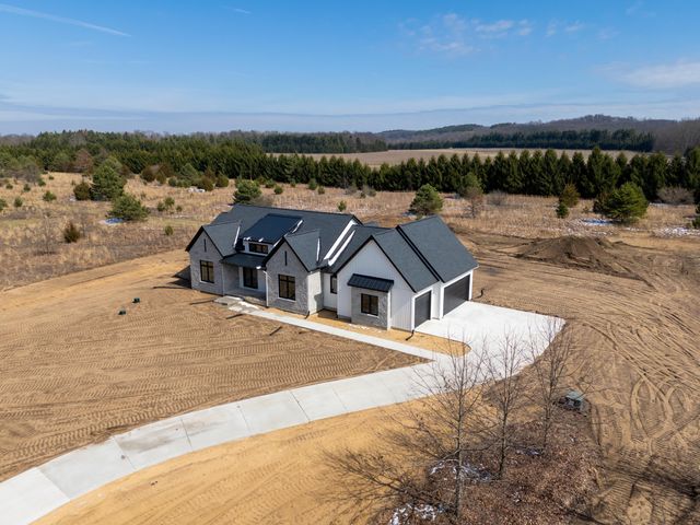 61121 Airpark Lane, Antwerp Twp, MI 49071