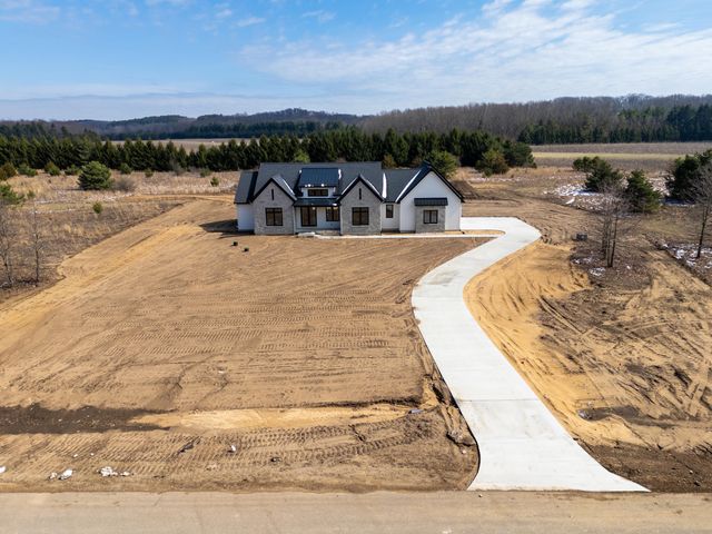 61121 Airpark Lane, Antwerp Twp, MI 49071