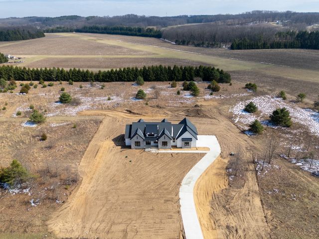 61121 Airpark Lane, Antwerp Twp, MI 49071