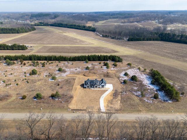 61121 Airpark Lane, Antwerp Twp, MI 49071