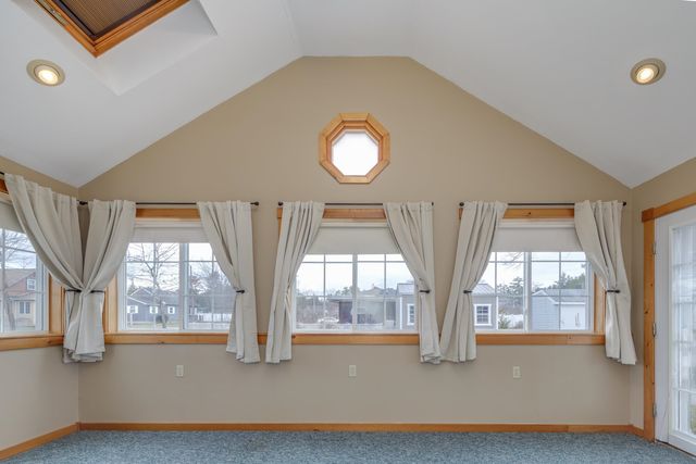 21 Hobart Street, Concord, NH 03303