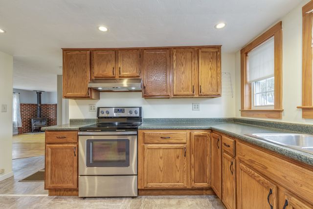 21 Hobart Street, Concord, NH 03303