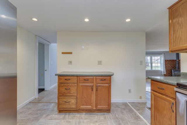 21 Hobart Street, Concord, NH 03303