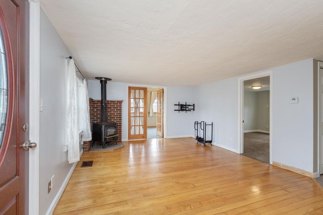 21 Hobart Street, Concord, NH 03303