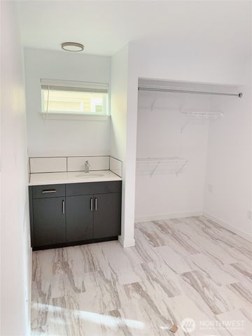 826 N Garden Street, Bellingham, WA 98225