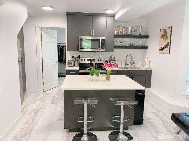 826 N Garden Street, Bellingham, WA 98225