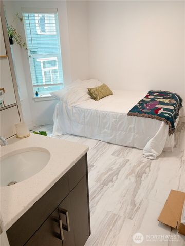 826 N Garden Street, Bellingham, WA 98225