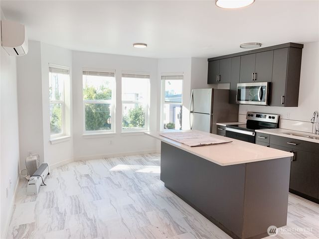 826 N Garden Street, Bellingham, WA 98225