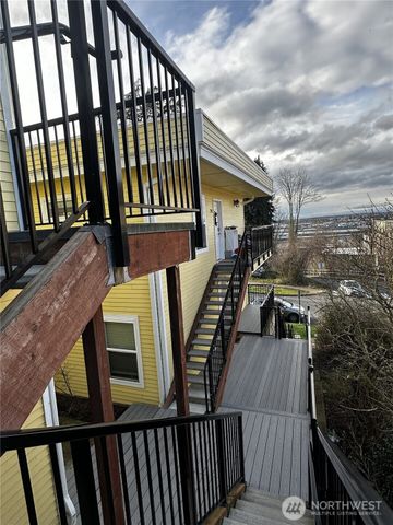 826 N Garden Street, Bellingham, WA 98225