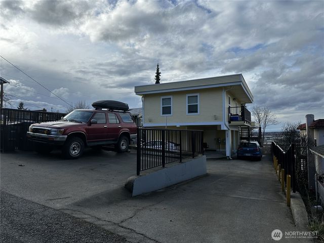 826 N Garden Street, Bellingham, WA 98225