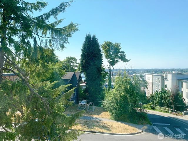 826 N Garden Street, Bellingham, WA 98225