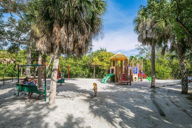 840 BAYPORT WAY 840, Longboat Key, FL 34228